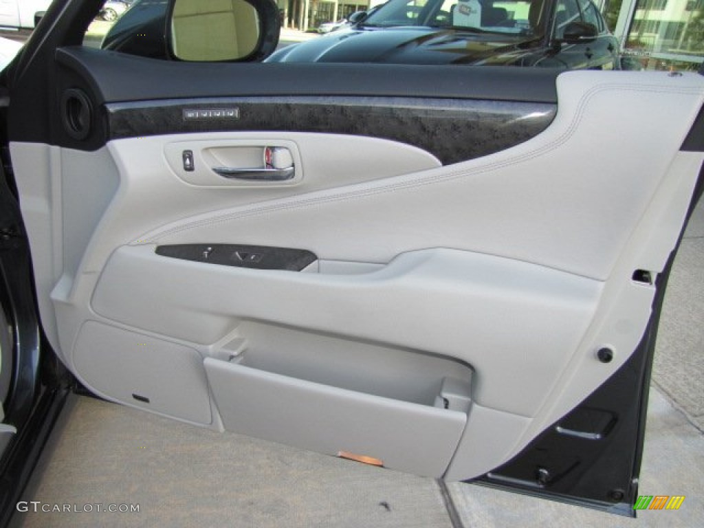 2011 Lexus LS 460 Light Gray Door Panel Photo #76400127