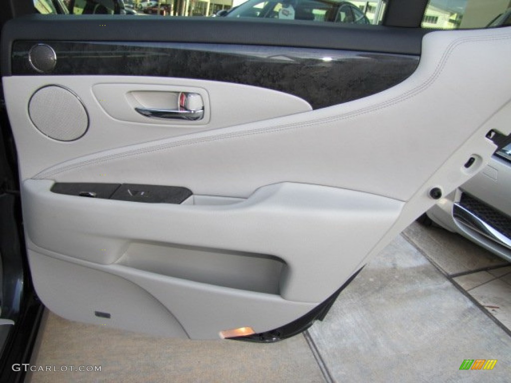 2011 Lexus LS 460 Light Gray Door Panel Photo #76400163