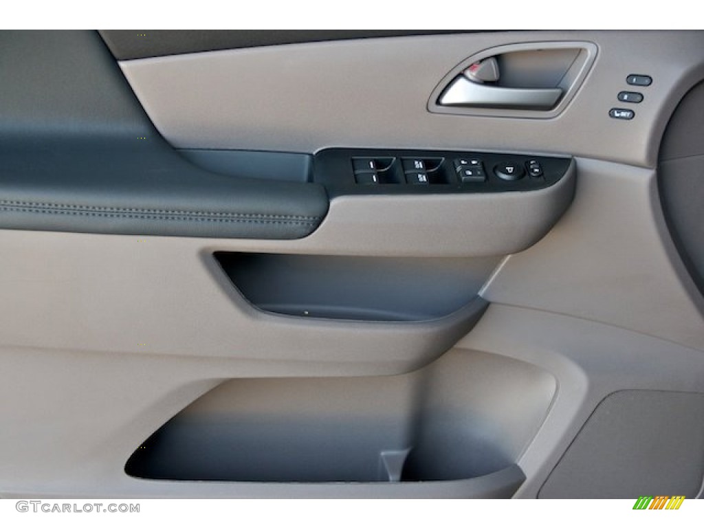 2013 Odyssey Touring - White Diamond Pearl / Truffle photo #8