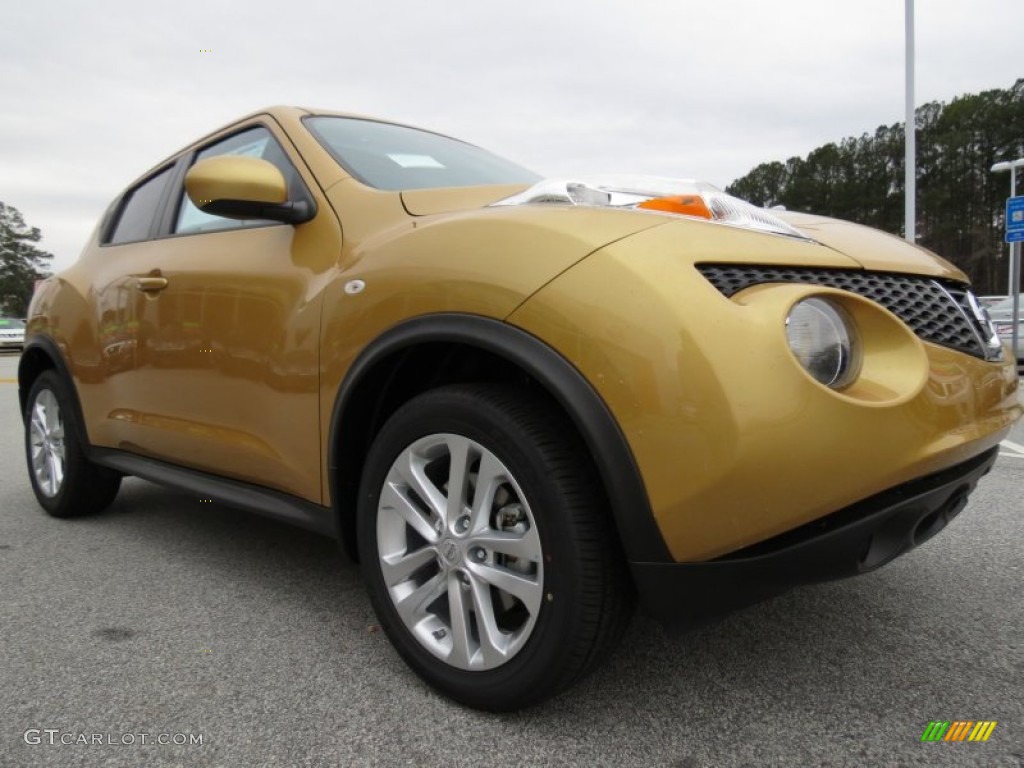 Atomic Gold 2013 Nissan Juke SV Exterior Photo #76406589