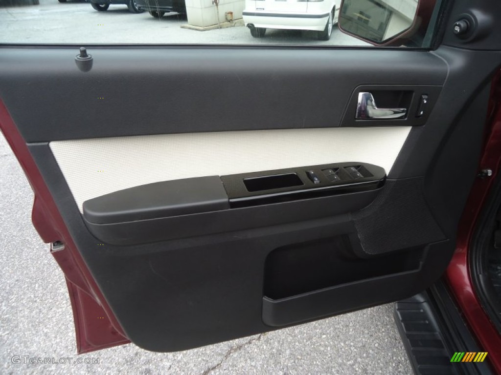 2010 Mercury Mariner I4 Premier Voga Package Voga Cashmere/Ash Door Panel Photo #76406618