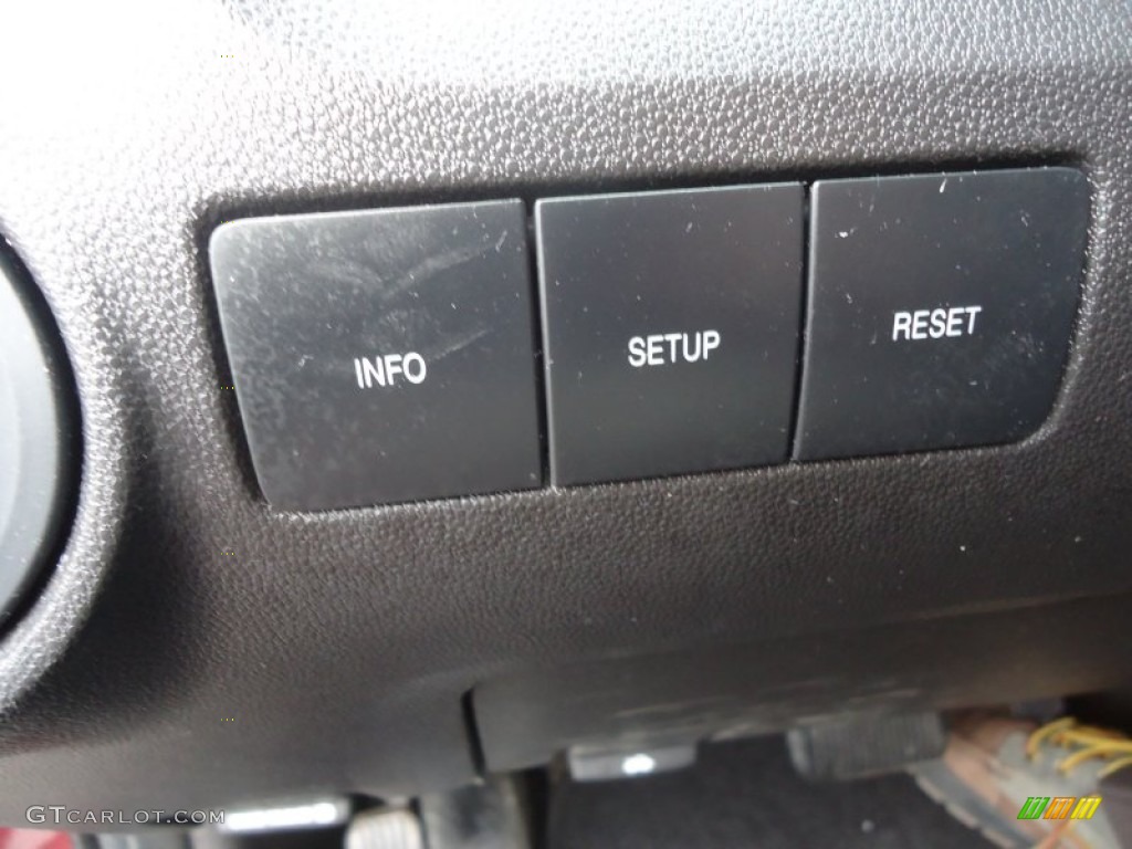 2010 Mercury Mariner I4 Premier Voga Package Controls Photo #76406729