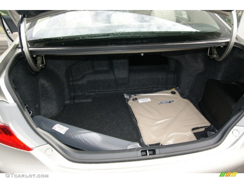 2013 Camry Hybrid LE - Champagne Mica / Ivory photo #8