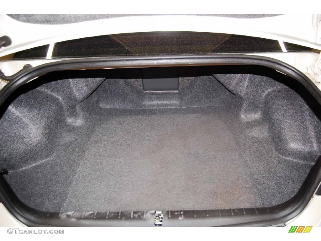 2009 Mitsubishi Galant ES Trunk Photos