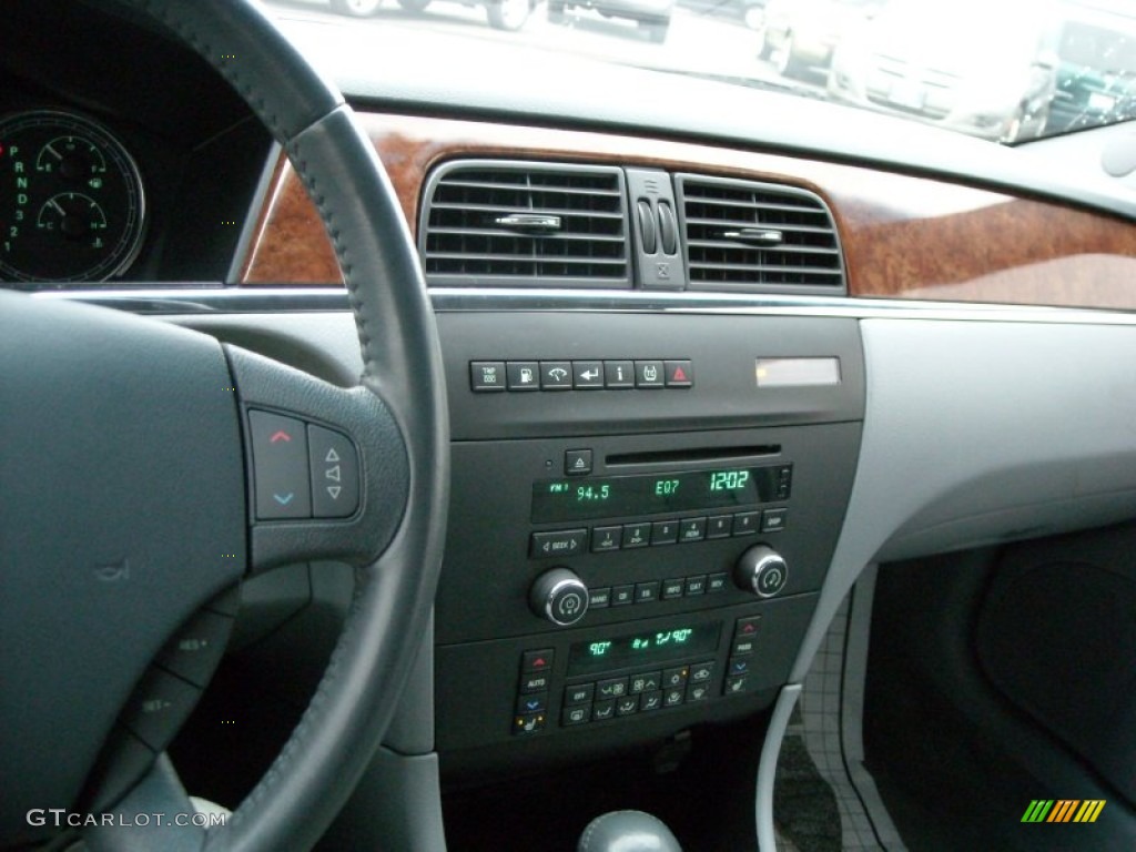 2006 Buick LaCrosse CXL Controls Photo #76414407