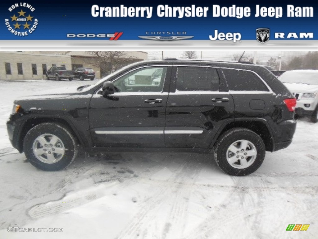 2013 Grand Cherokee Laredo 4x4 - Brilliant Black Crystal Pearl / Black photo #1
