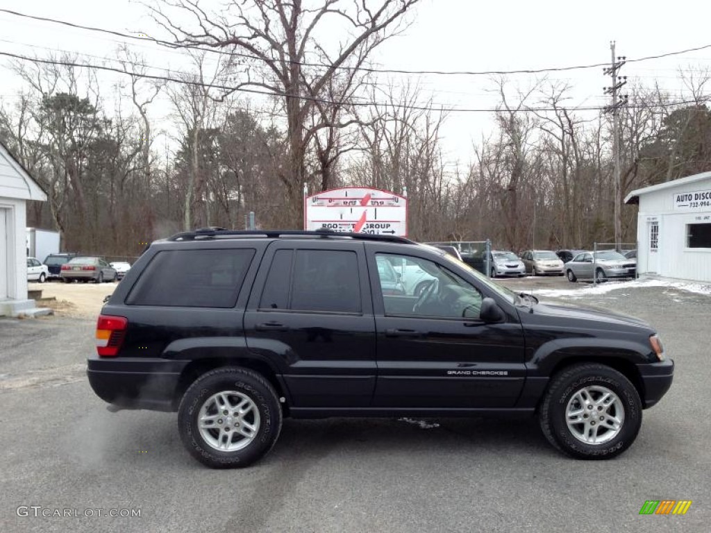 2003 Grand Cherokee Laredo 4x4 - Brilliant Black / Sandstone photo #8