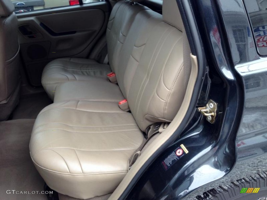2003 Jeep Grand Cherokee Laredo 4x4 Rear Seat Photo #76415922