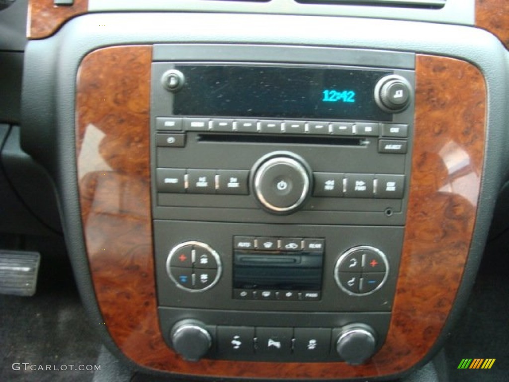 2012 Suburban LT 4x4 - Black / Ebony photo #11