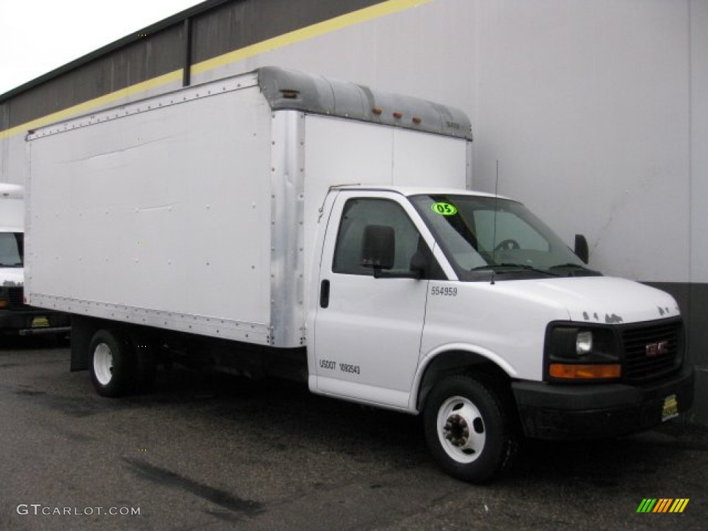 2005 Savana Cutaway 3500 Commercial Moving Truck - Summit White / Pewter photo #1