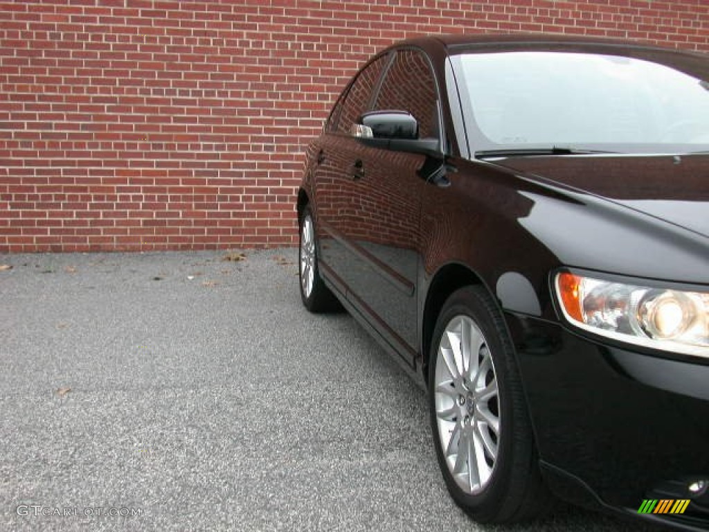 2009 S40 2.4i - Black / Quartz photo #13
