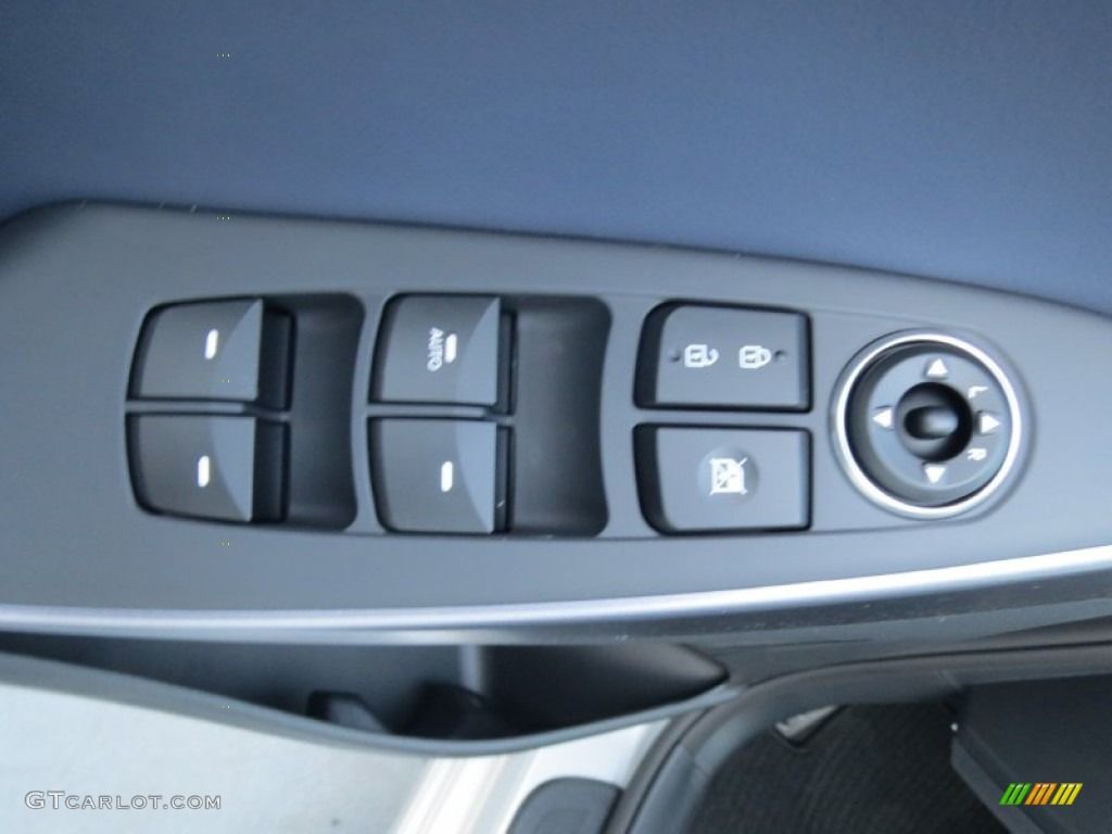 2013 Hyundai Elantra GT Controls Photo #76421838
