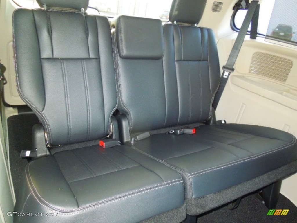 2013 Town & Country Touring - L - Maximum Steel Metallic / Black/Light Graystone photo #21