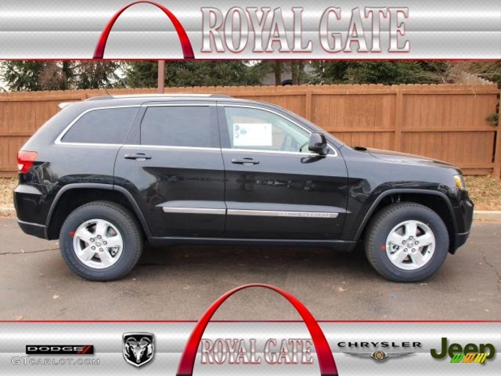 2013 Grand Cherokee Laredo 4x4 - Brilliant Black Crystal Pearl / Dark Graystone/Medium Graystone photo #1