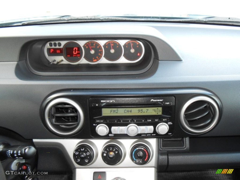 2009 Scion xB Standard xB Model Controls Photo #76425345