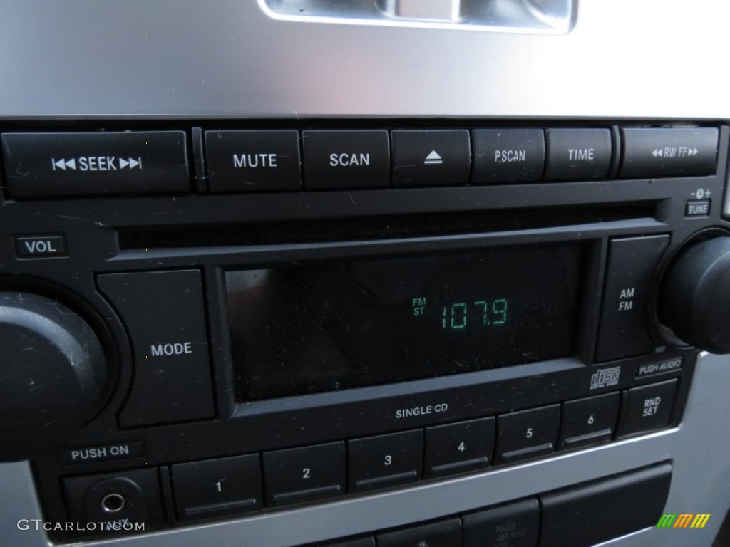 2008 Chrysler PT Cruiser LX Audio System Photo #76425735