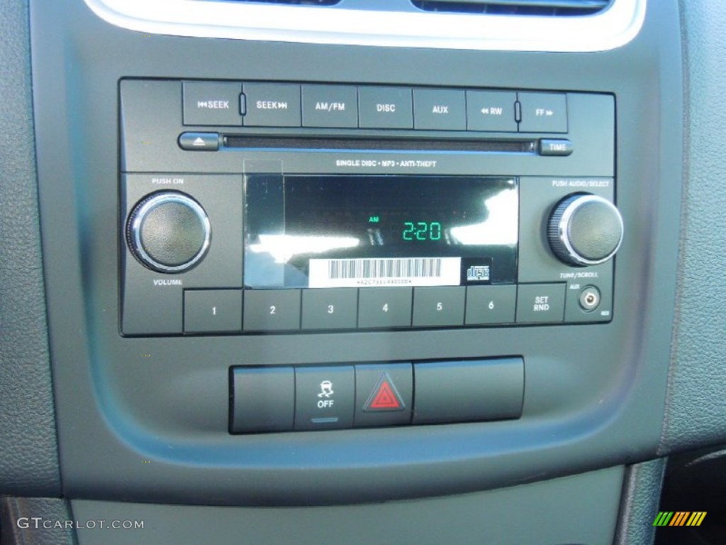 2013 Dodge Avenger SE Audio System Photo #76426200