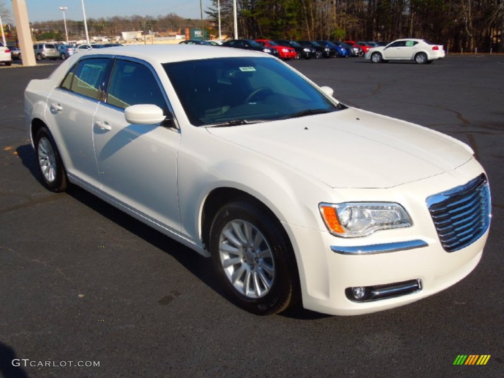 Ivory Tri-Coat Pearl Chrysler 300