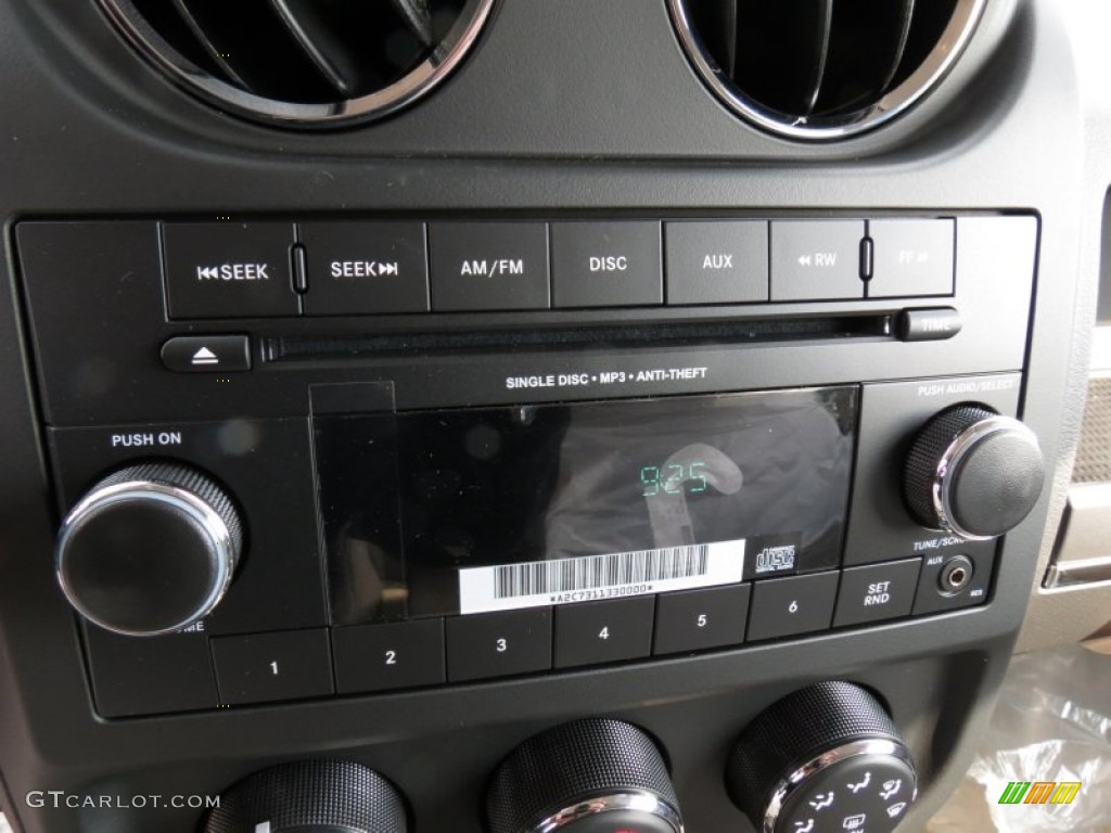 2013 Jeep Patriot Sport Audio System Photo #76426758