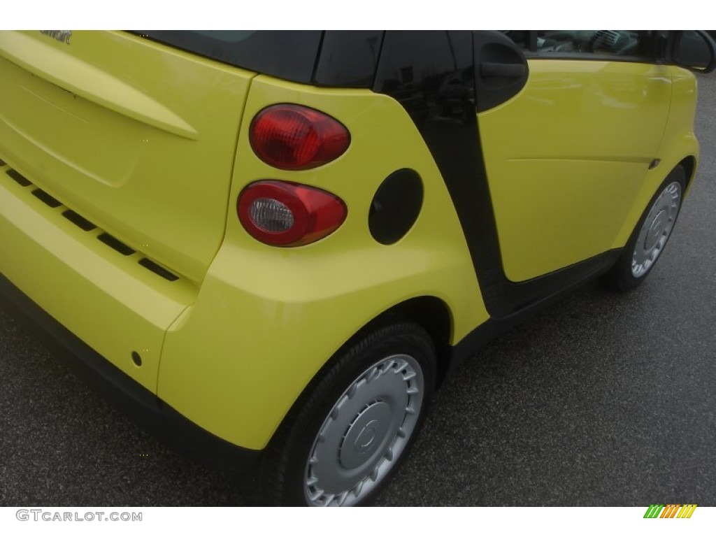 2010 fortwo pure coupe - Light Yellow / Grey photo #12