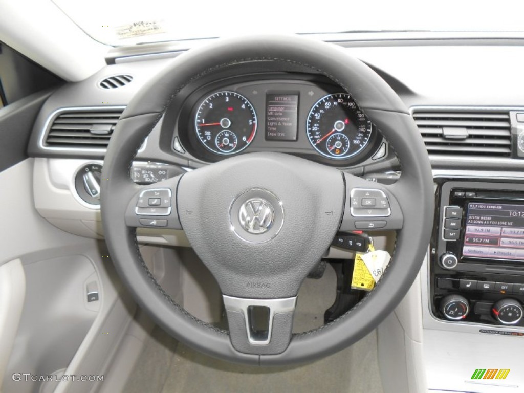 2013 Volkswagen Passat TDI SE Moonrock Gray Steering Wheel Photo #76427243