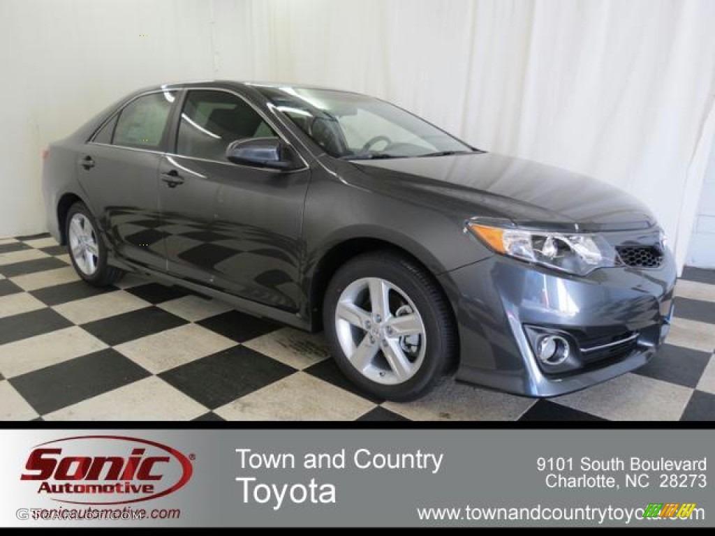 2013 Camry SE - Magnetic Gray Metallic / Black photo #1