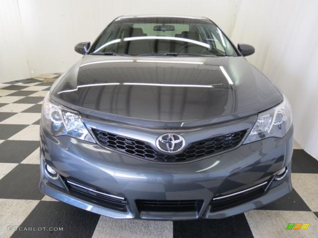 2013 Camry SE - Magnetic Gray Metallic / Black photo #2