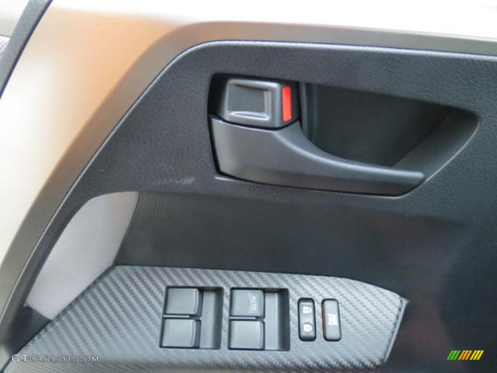 2013 Toyota RAV4 LE Controls Photo #76433025