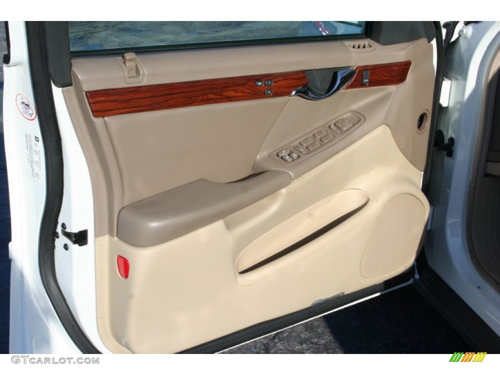 2005 Cadillac DeVille Sedan Cashmere Door Panel Photo #76435005