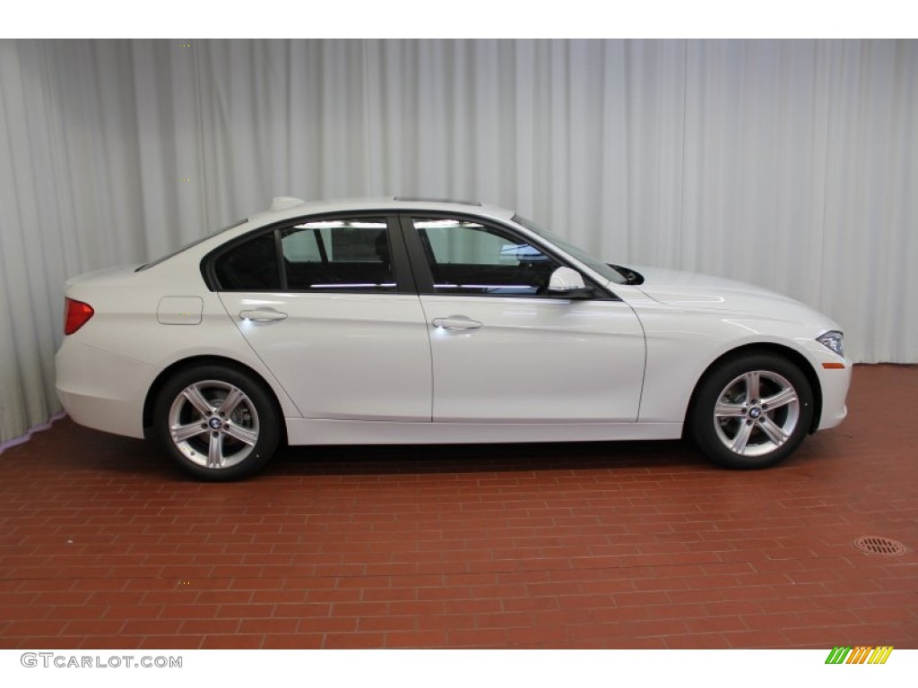 2013 3 Series 328i xDrive Sedan - Alpine White / Black photo #3