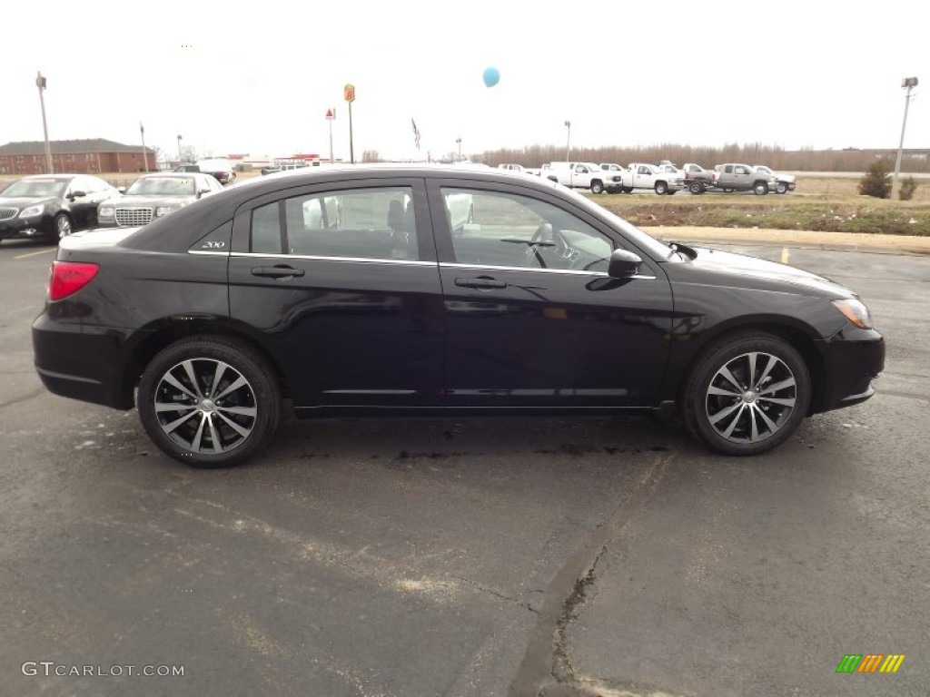 2013 200 S Sedan - Black / Black photo #4