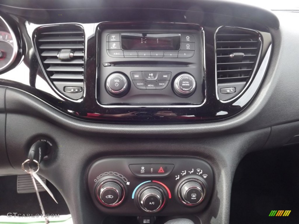 2013 Dart SE - Redline 2-Coat Pearl / Black photo #10