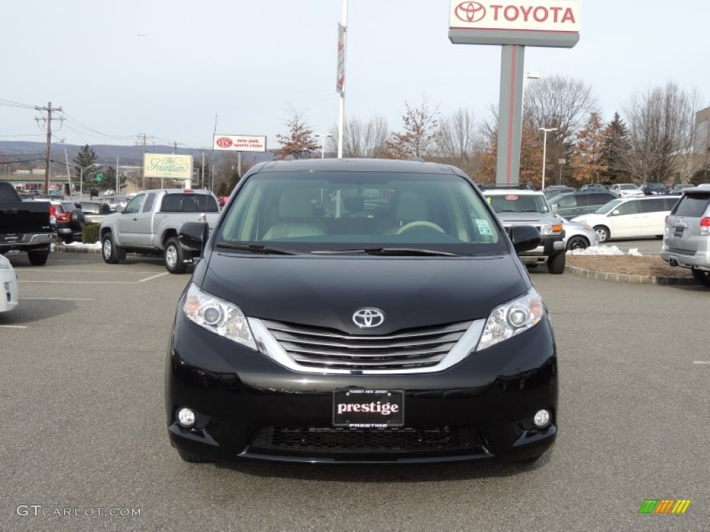 2012 Sienna XLE AWD - Black / Light Gray photo #2