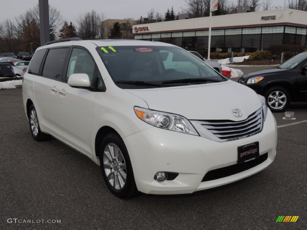 Blizzard White Pearl Toyota Sienna