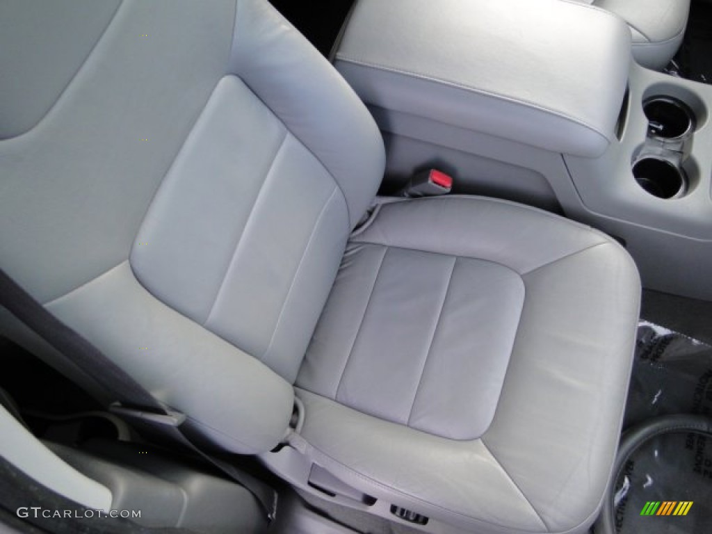 Medium Flint Grey Interior 2006 Ford Expedition XLT 4x4 Photo #76445078