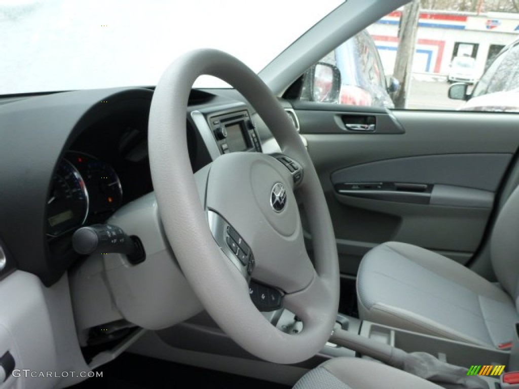 2013 Forester 2.5 X Premium - Dark Gray Metallic / Platinum photo #17