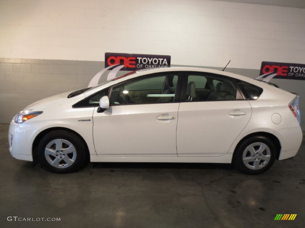 2010 Prius Hybrid IV - Blizzard White Pearl / Bisque photo #2