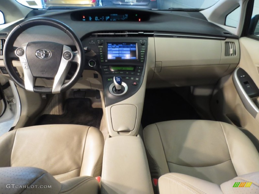 2010 Prius Hybrid IV - Blizzard White Pearl / Bisque photo #18