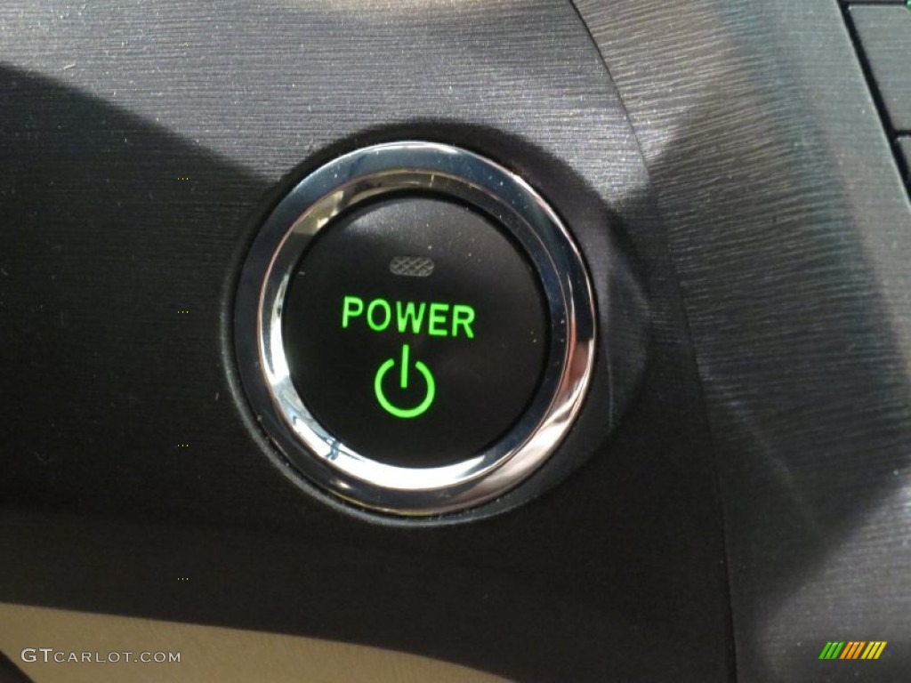 2010 Prius Hybrid IV - Blizzard White Pearl / Bisque photo #28