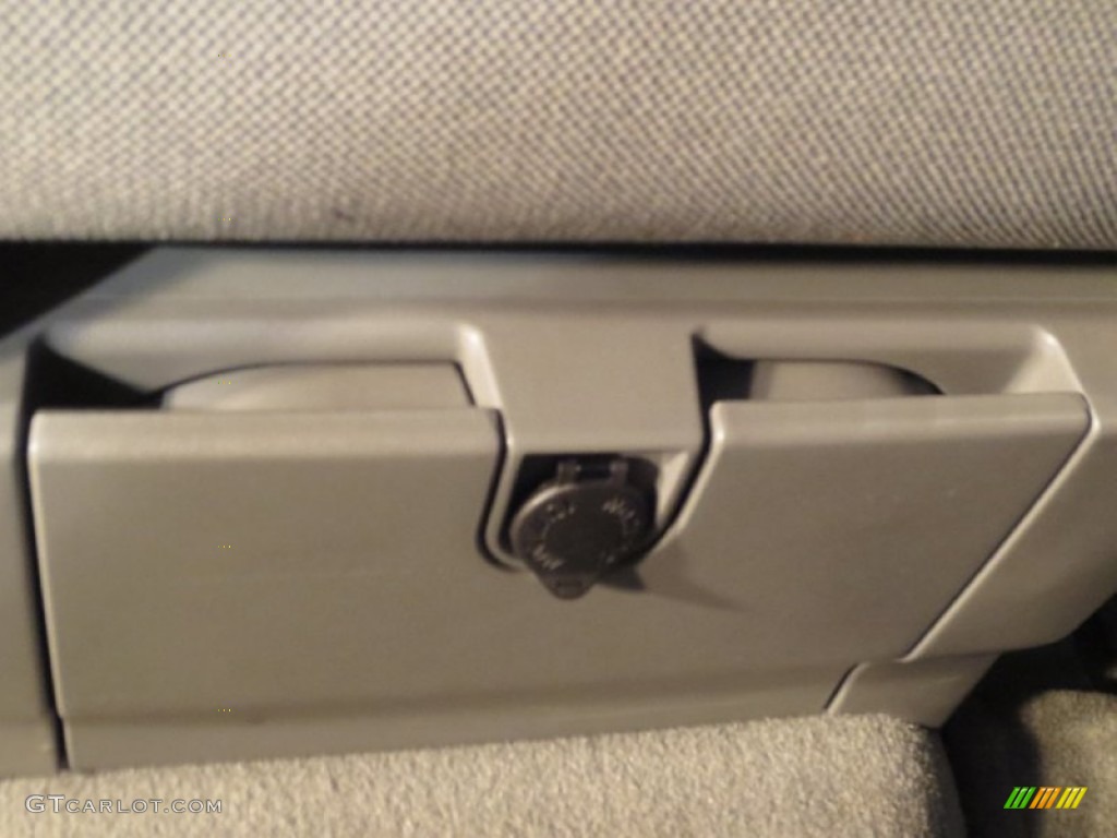 2011 Tundra Double Cab - Super White / Graphite Gray photo #20