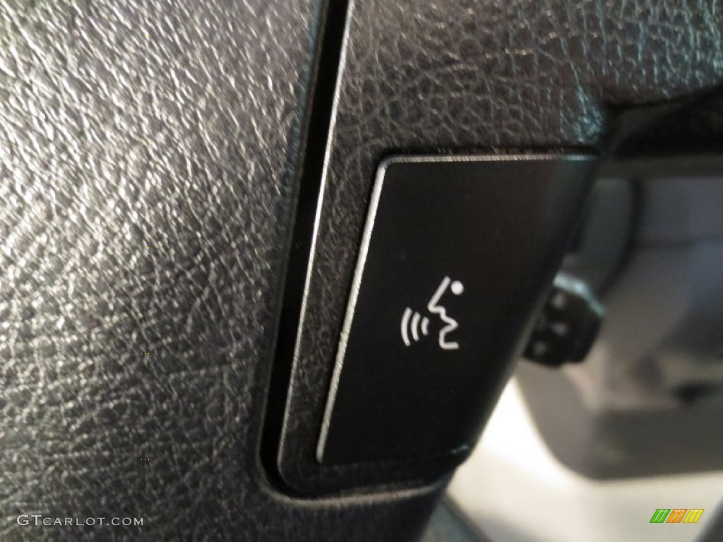 2011 Tundra Double Cab - Super White / Graphite Gray photo #24