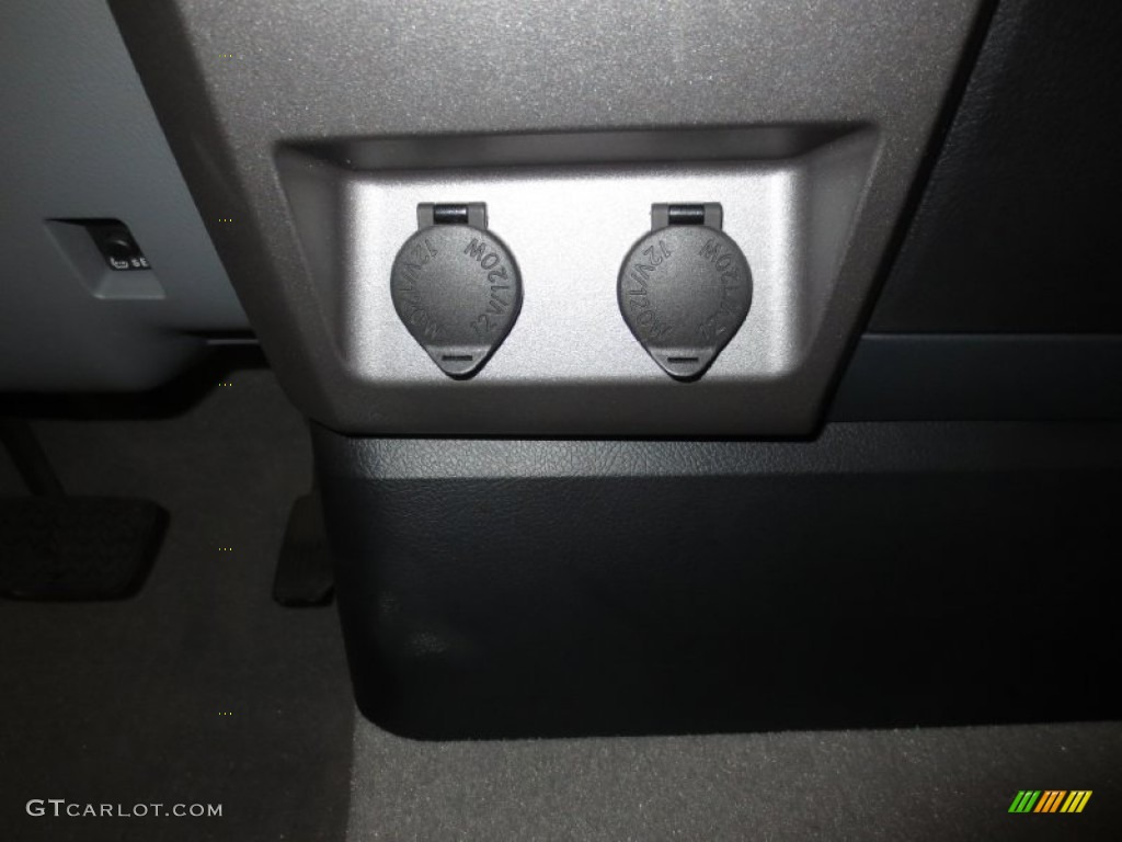 2011 Tundra Double Cab - Super White / Graphite Gray photo #29