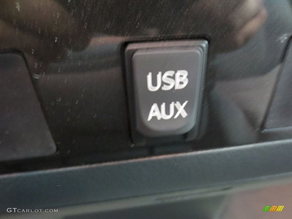 2011 Tundra Double Cab - Super White / Graphite Gray photo #34