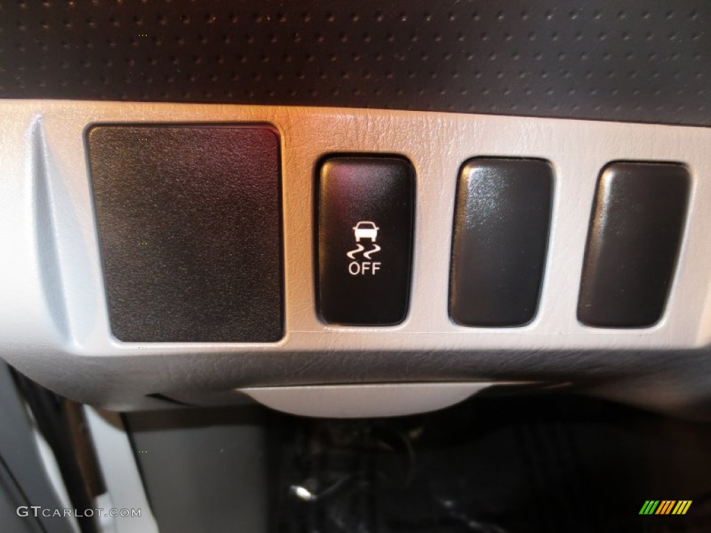 2012 Tacoma Regular Cab - Super White / Graphite photo #26