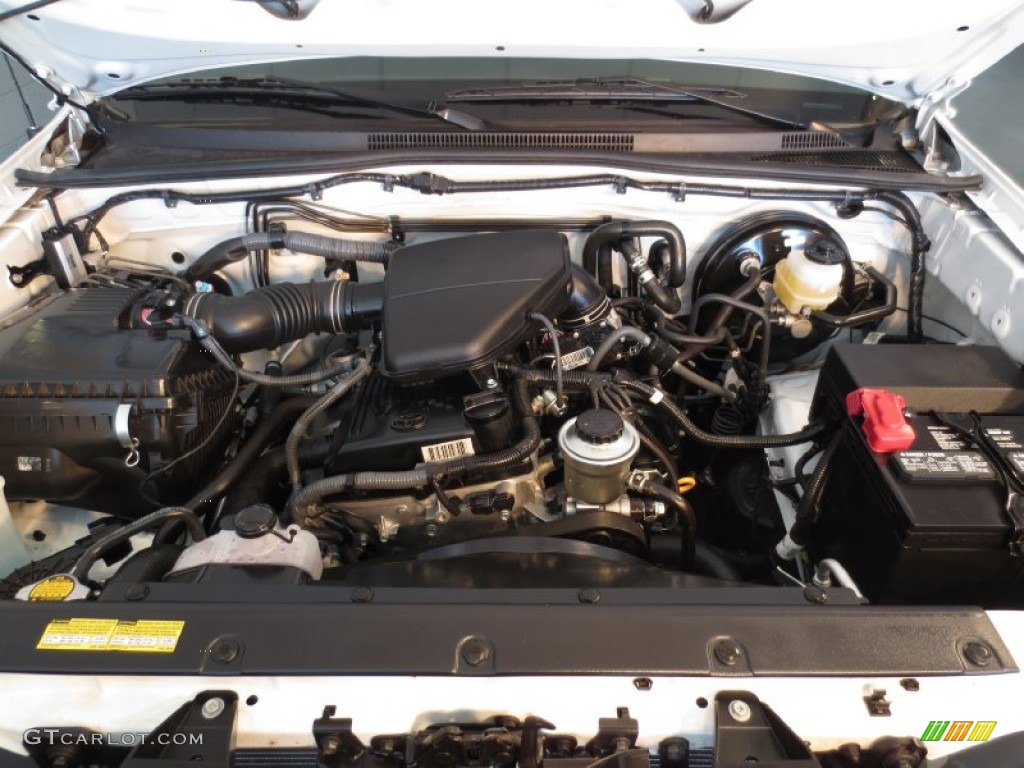2012 Tacoma Regular Cab - Super White / Graphite photo #27