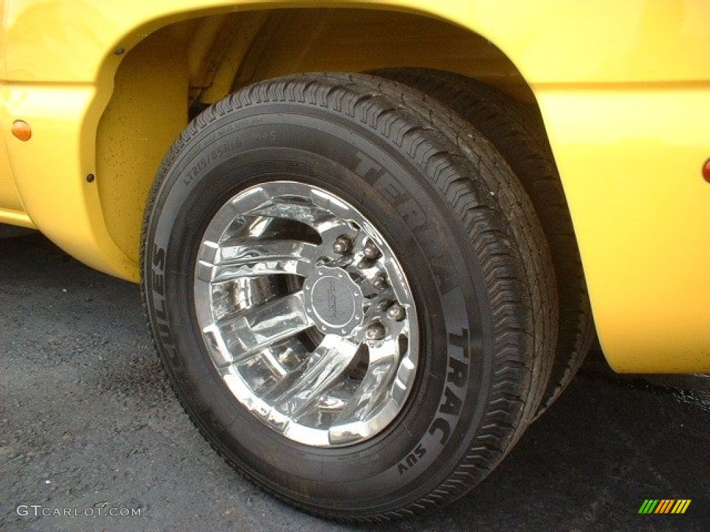 2002 Silverado 3500 LT Extended Cab Dually - Wheatland Yellow / Graphite photo #7