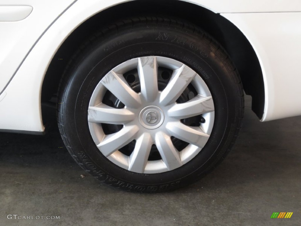 2005 Camry LE - Super White / Taupe photo #10