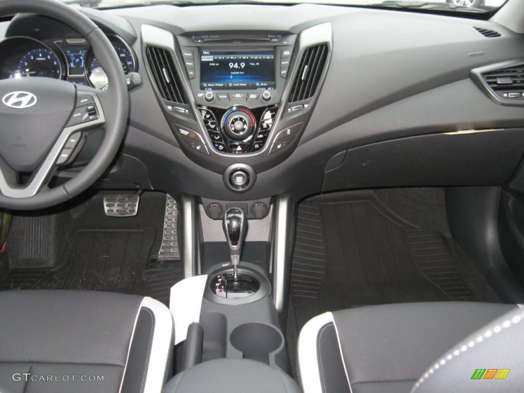 2013 Hyundai Veloster Turbo Black Dashboard Photo #76457270