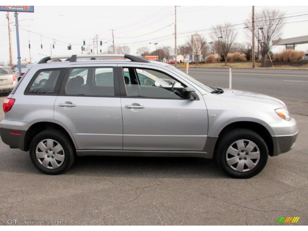 Cool Silver Metallic 2005 Mitsubishi Outlander LS AWD Exterior Photo #76459846