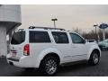 Avalanche White - Pathfinder LE Photo No. 3